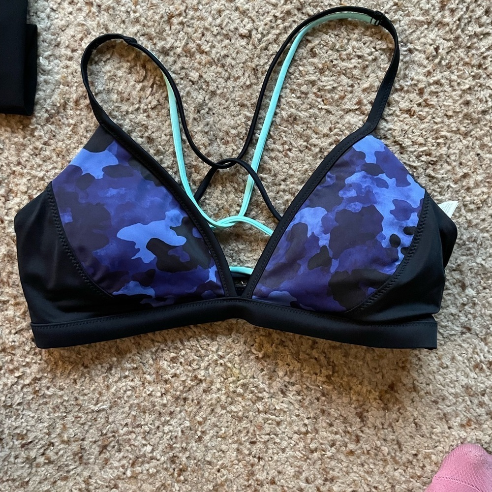 NWOT Athleta bikini top size S - Picture 2 of 7